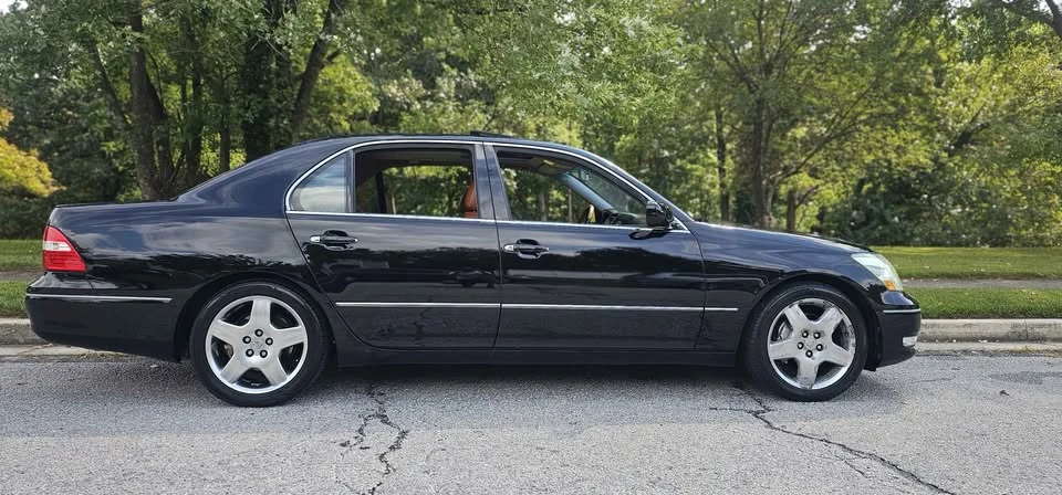 2005 Lexus LS 3rd Gen - Image 7 of 17