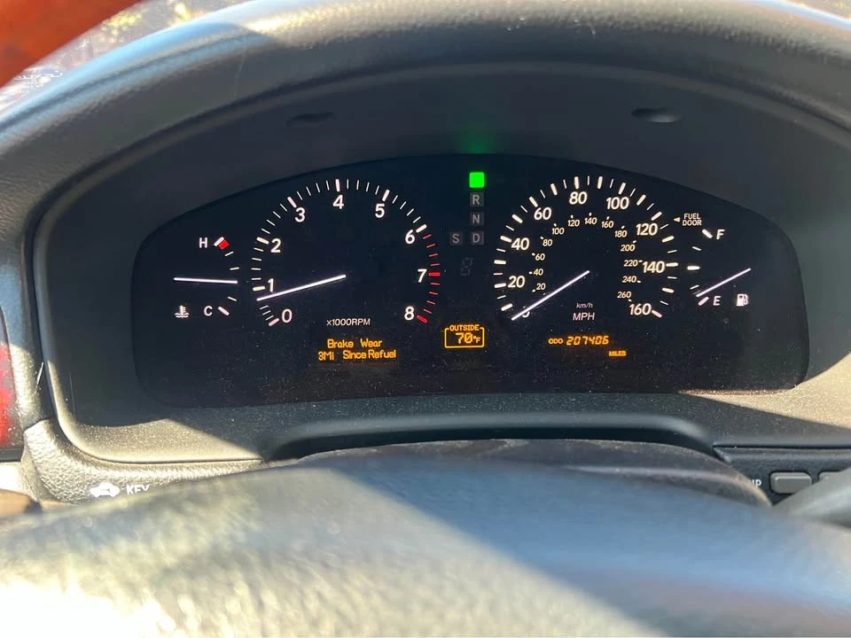 2005 Lexus LS 3rd Gen - Image 6 of 9