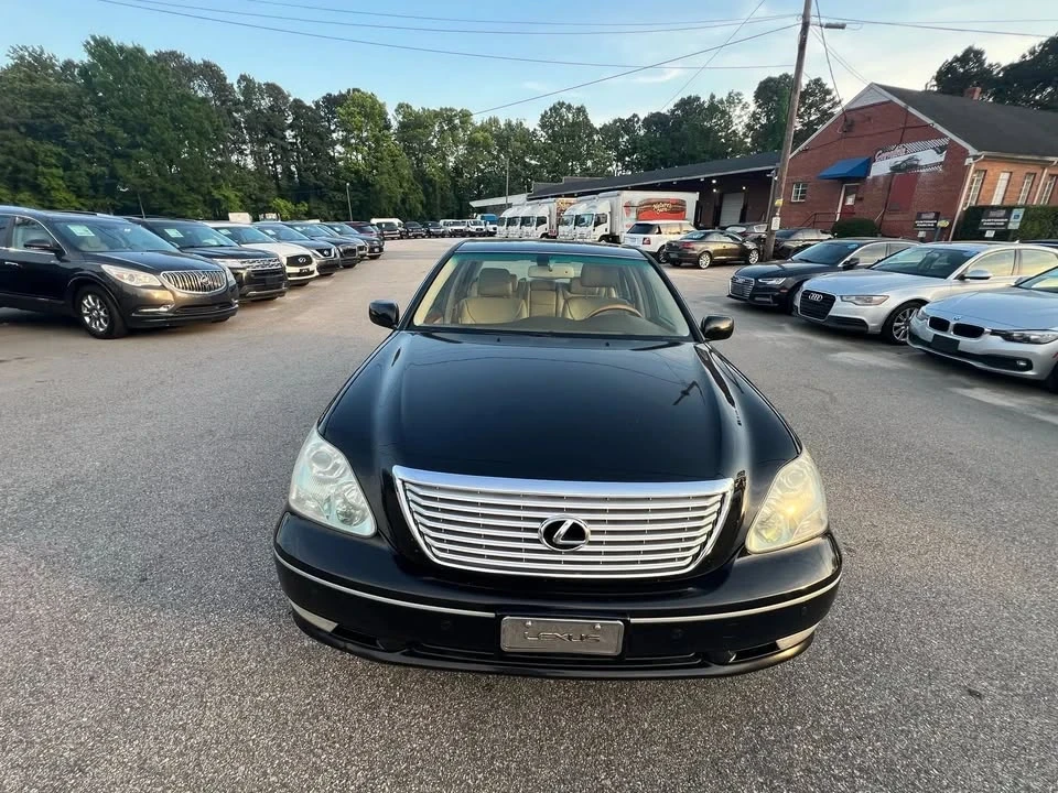 2005 Lexus LS 3rd Gen - Image 2 of 14