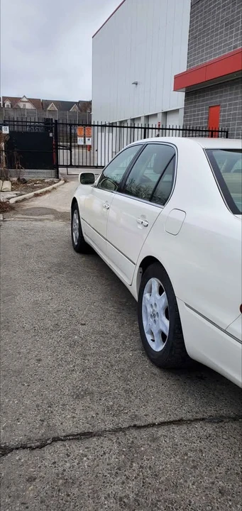 2005 Lexus LS 3rd Gen - Image 3 of 15