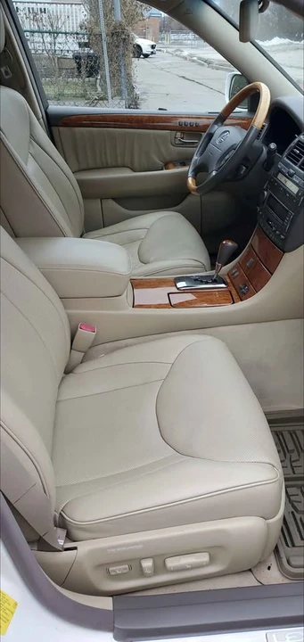 2005 Lexus LS 3rd Gen - Image 10 of 15