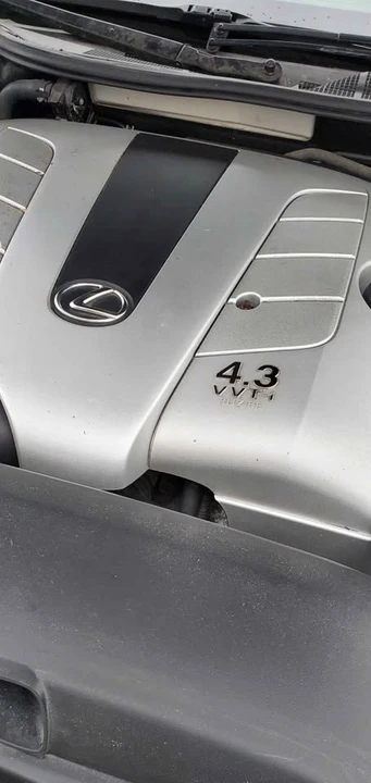 2005 Lexus LS 3rd Gen - Image 12 of 15