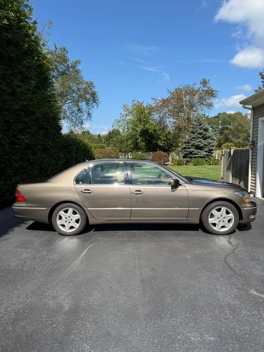 2005 Lexus LS 3rd Gen - Image 5 of 20