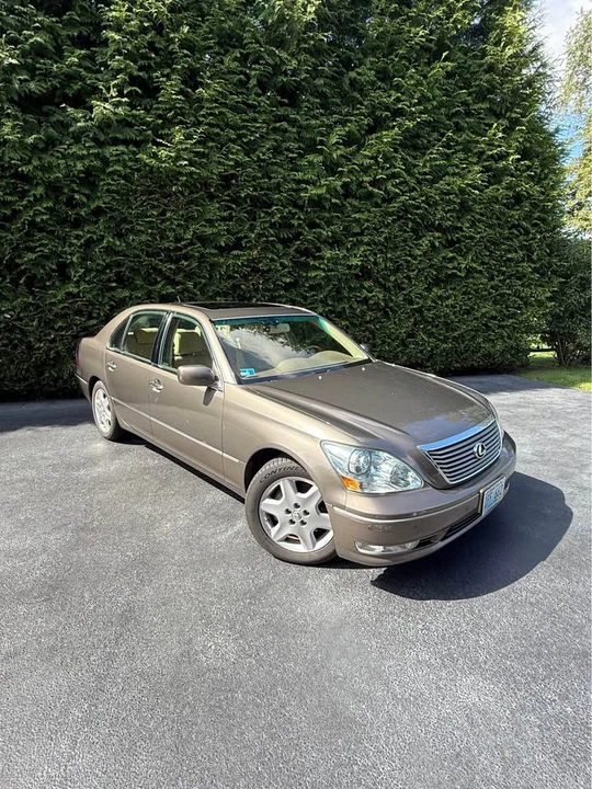 2005 Lexus LS 3rd Gen - Image 2 of 20