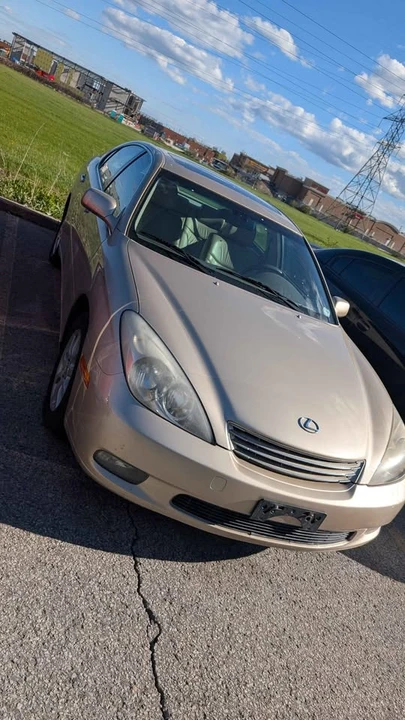 2005 Lexus LS 3rd Gen - Image 3 of 8