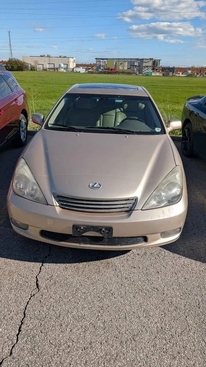 2005 Lexus LS 3rd Gen - Image 2 of 8