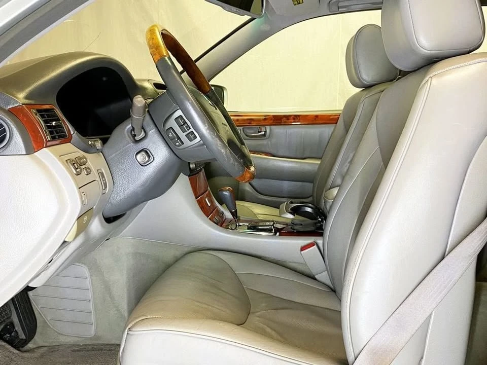 2005 Lexus LS 3rd Gen - Image 17 of 20
