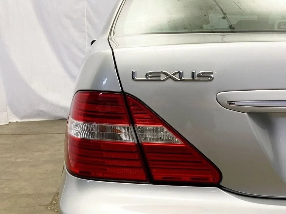2005 Lexus LS 3rd Gen - Image 5 of 20