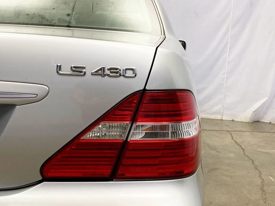 2005 Lexus LS 3rd Gen - Image 6 of 20