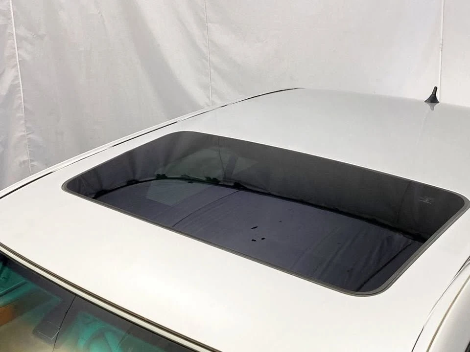 2005 Lexus LS 3rd Gen - Image 13 of 20