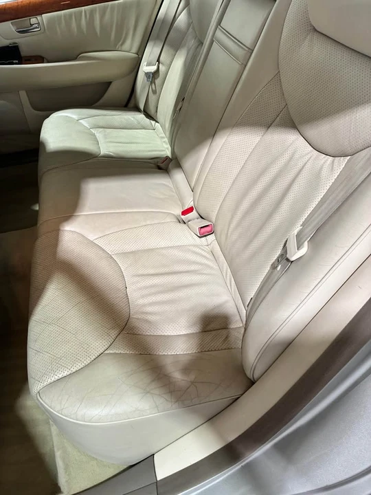 2005 Lexus LS 3rd Gen - Image 10 of 10