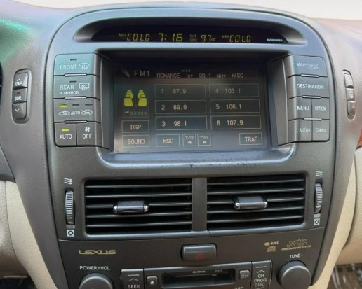 2005 Lexus LS 3rd Gen - Image 8 of 10