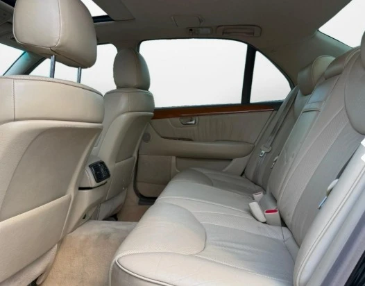 2005 Lexus LS 3rd Gen - Image 10 of 10