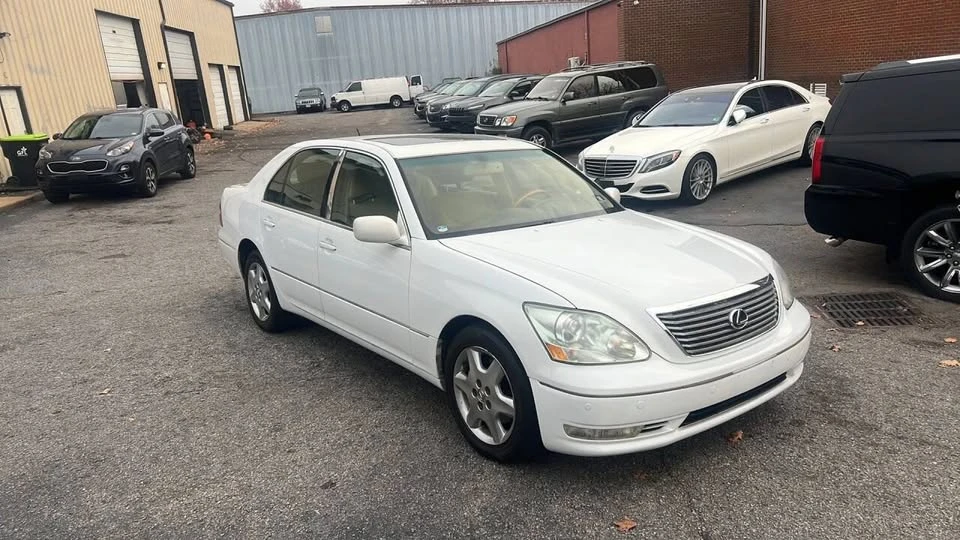 2005 Lexus LS 3rd Gen - Image 2 of 19