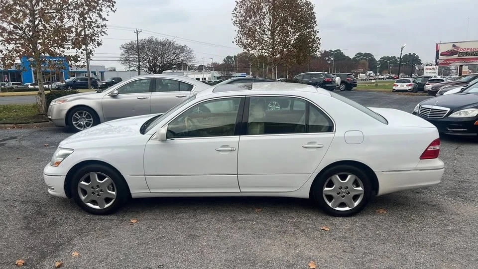 2005 Lexus LS 3rd Gen - Image 7 of 19