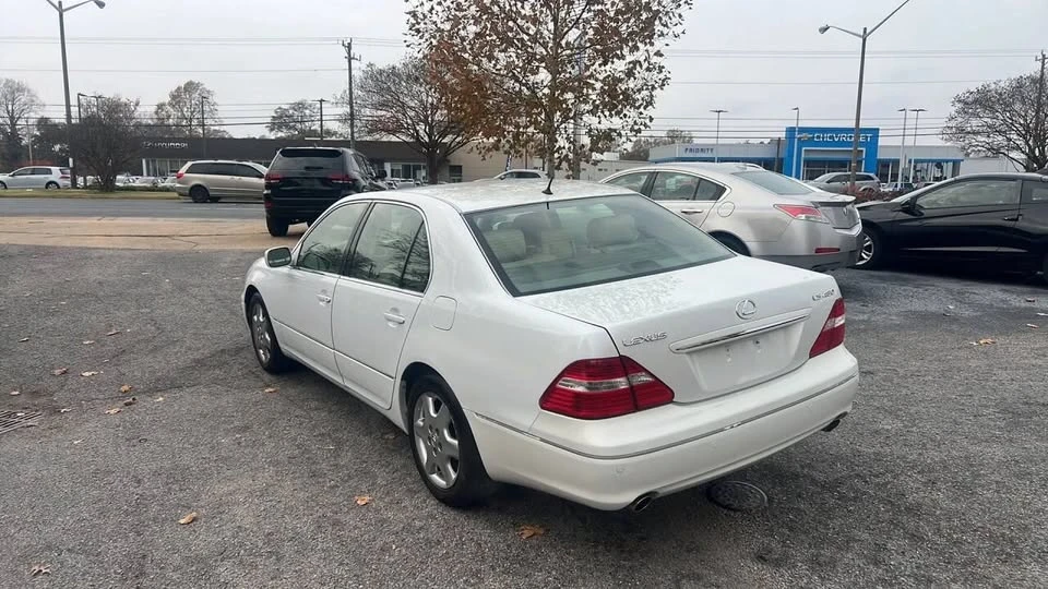 2005 Lexus LS 3rd Gen - Image 6 of 19