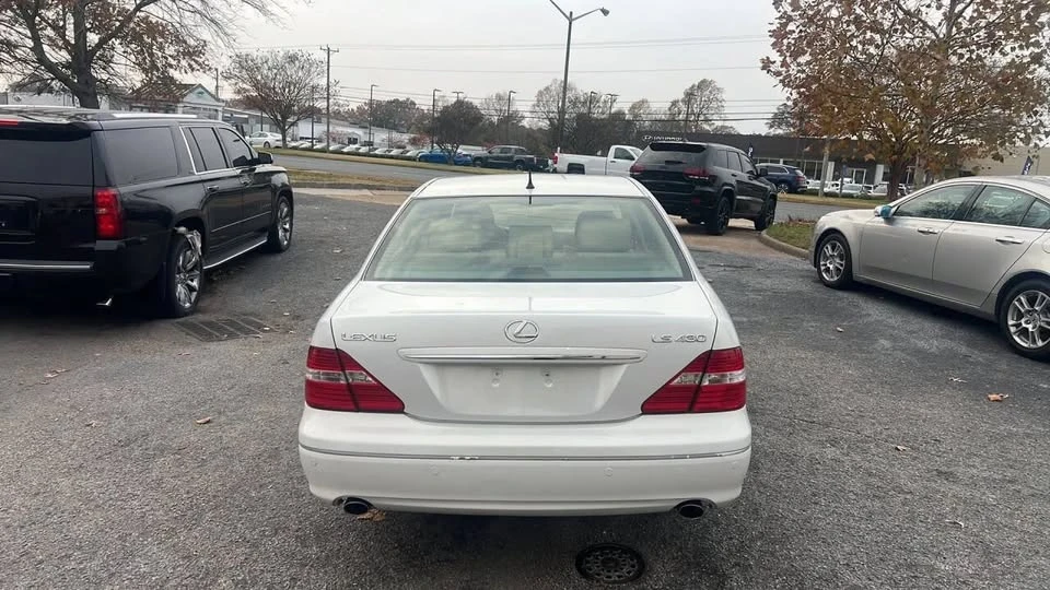 2005 Lexus LS 3rd Gen - Image 5 of 19