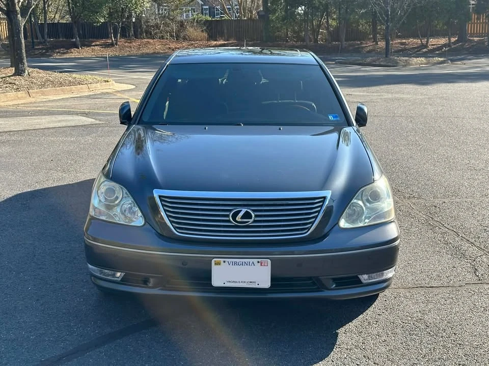 2005 Lexus LS 3rd Gen - Image 2 of 20