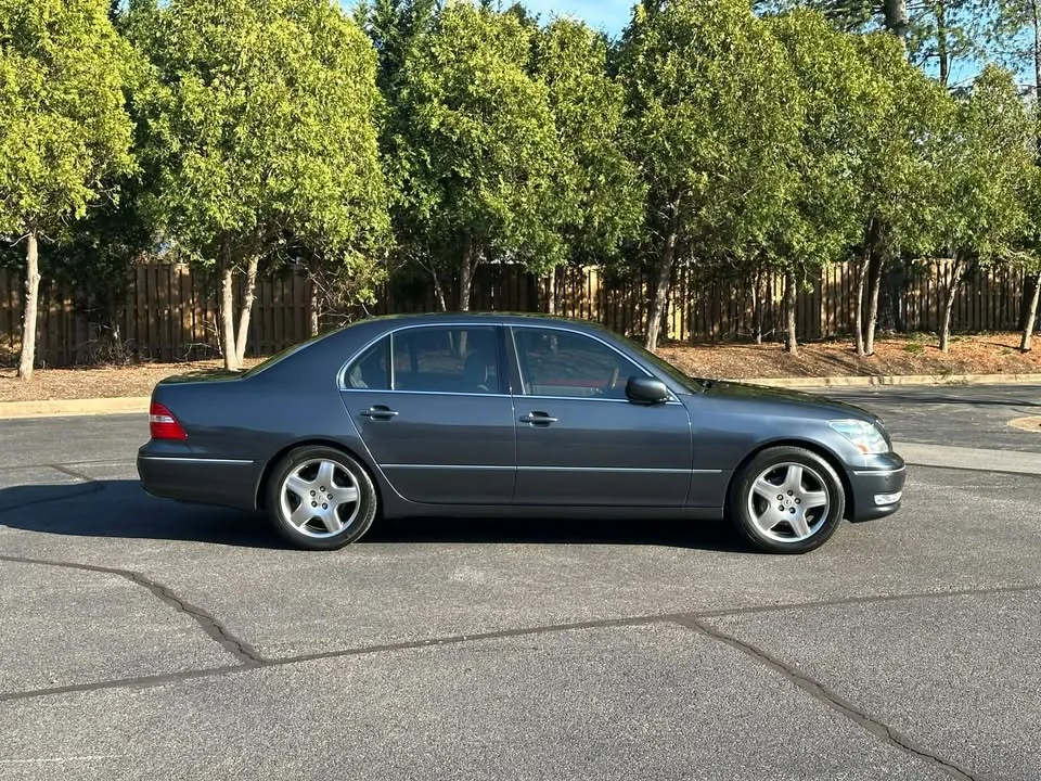 2005 Lexus LS 3rd Gen - Image 8 of 20
