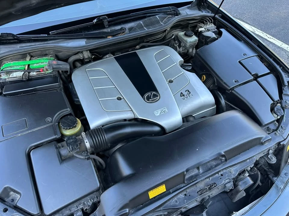 2005 Lexus LS 3rd Gen - Image 19 of 20