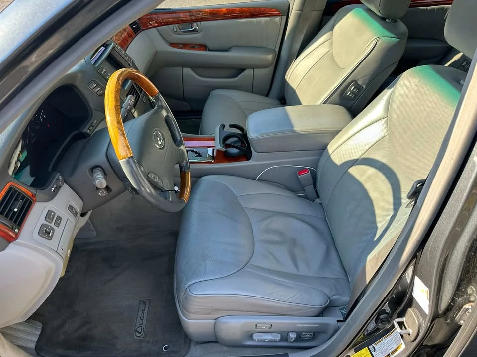 2005 Lexus LS 3rd Gen - Image 12 of 20
