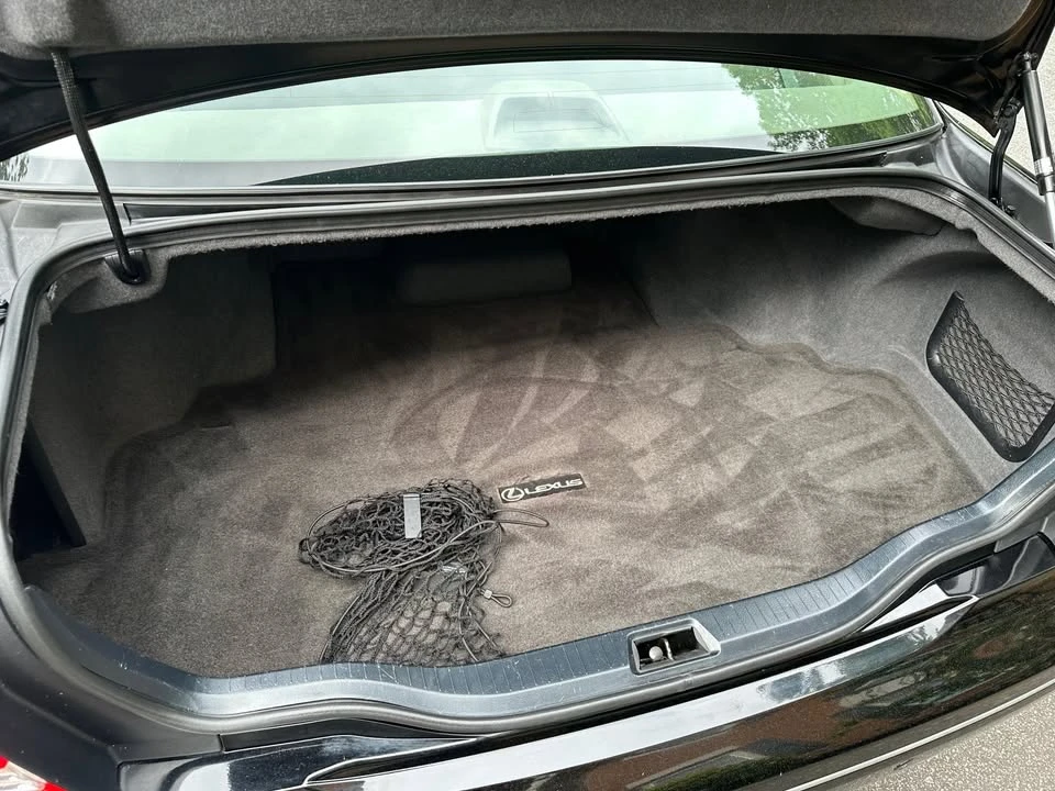 2005 Lexus LS 3rd Gen - Image 11 of 20