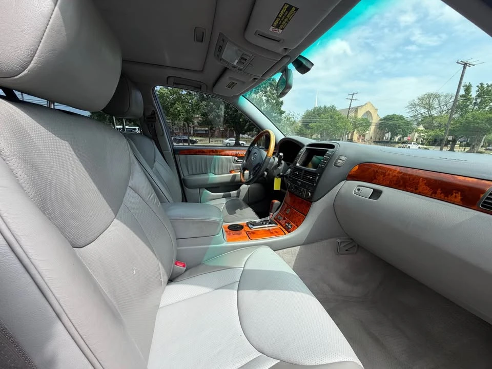 2005 Lexus LS 3rd Gen - Image 12 of 13