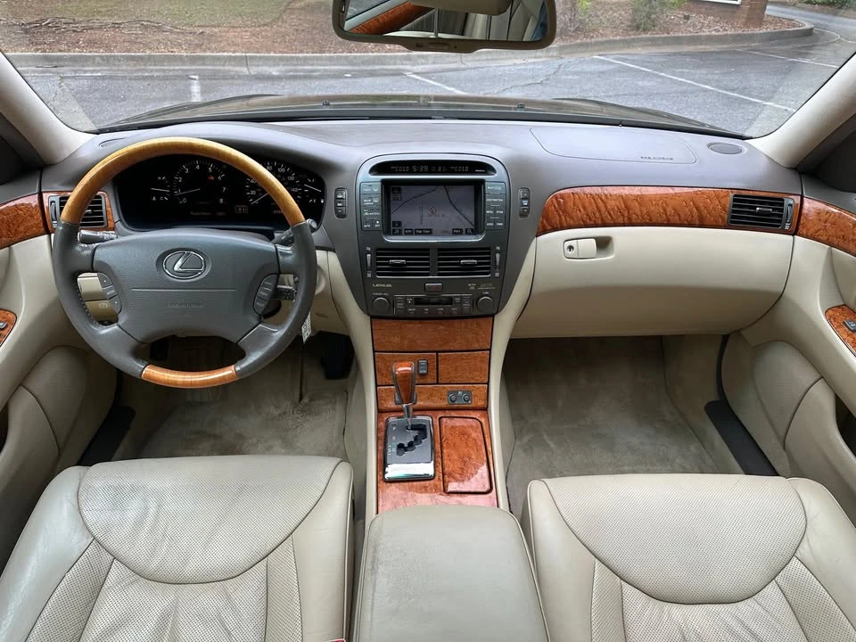 2005 Lexus LS 3rd Gen - Image 19 of 20