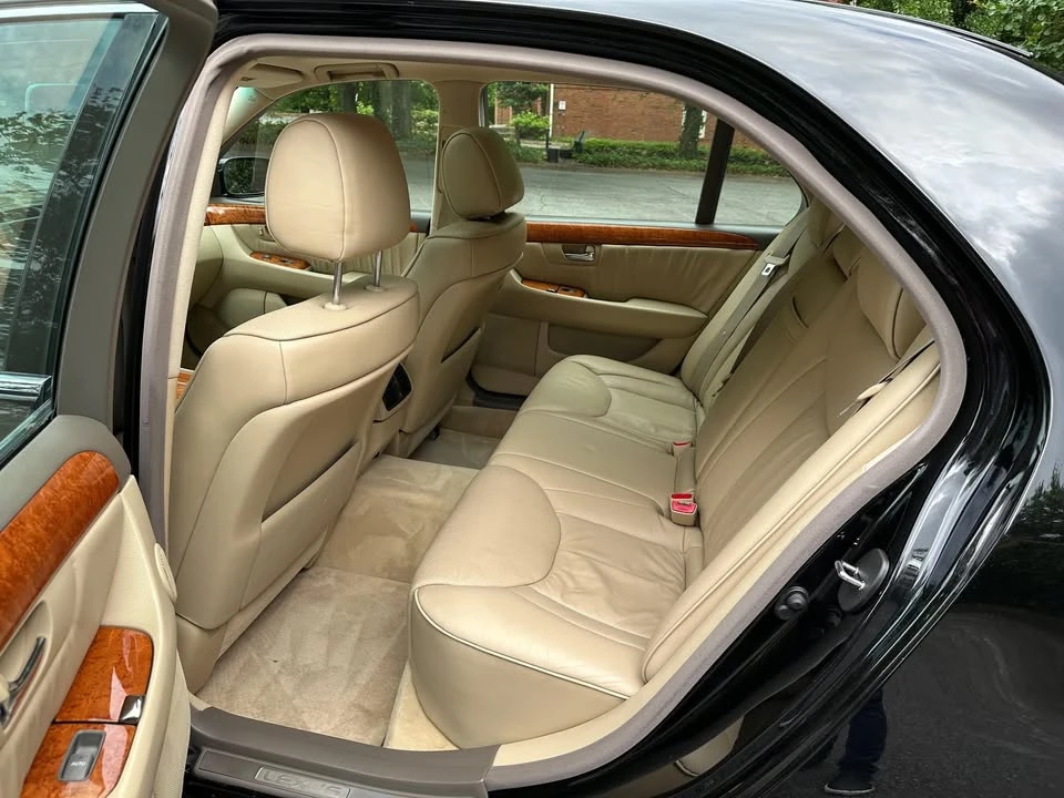 2005 Lexus LS 3rd Gen - Image 14 of 20
