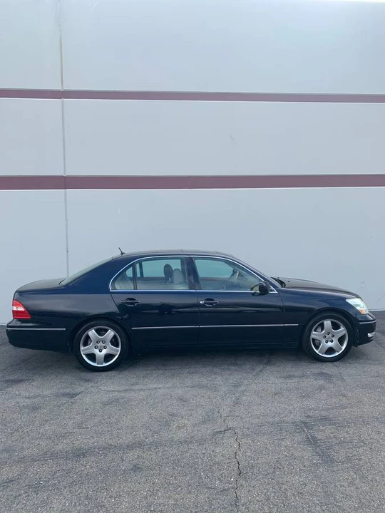 2005 Lexus LS 3rd Gen - Image 5 of 15