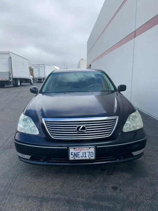 2005 Lexus LS 3rd Gen - Image 4 of 15