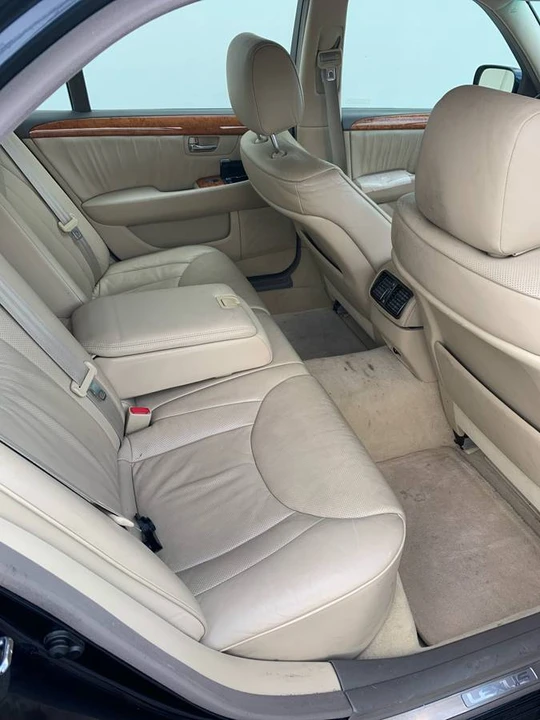 2005 Lexus LS 3rd Gen - Image 6 of 15
