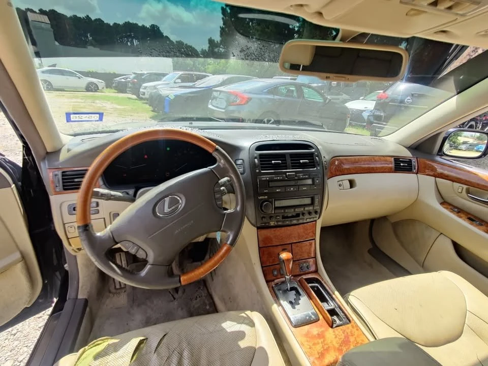 2005 Lexus LS 3rd Gen - Image 7 of 20