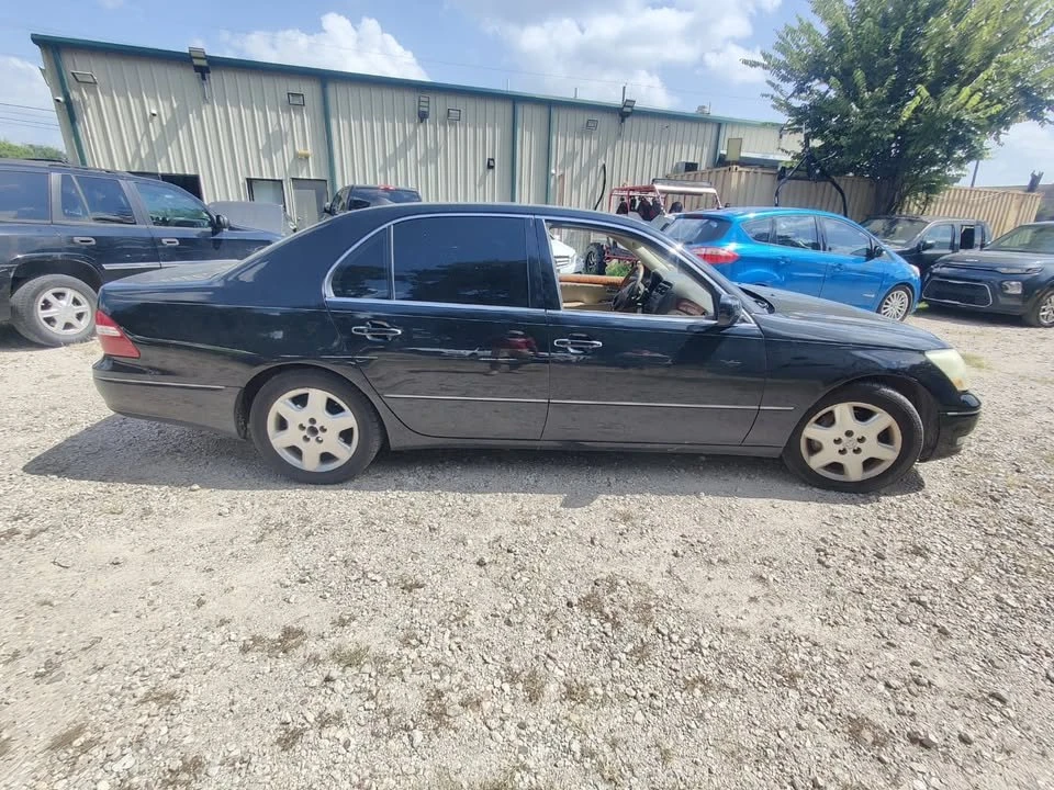 2005 Lexus LS 3rd Gen - Image 4 of 20