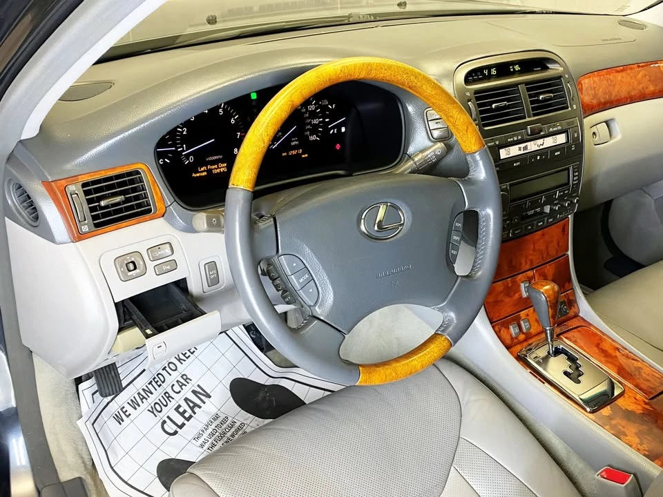 2005 Lexus LS 2nd Gen - Image 5 of 19