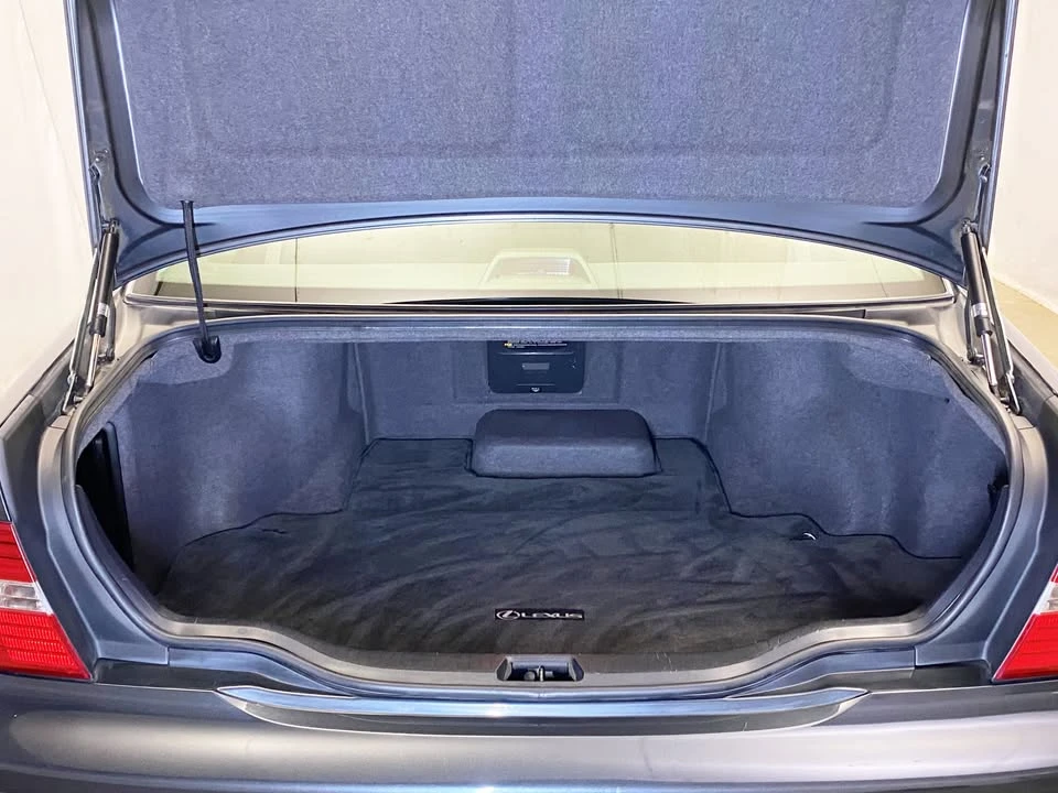 2005 Lexus LS 2nd Gen - Image 18 of 19
