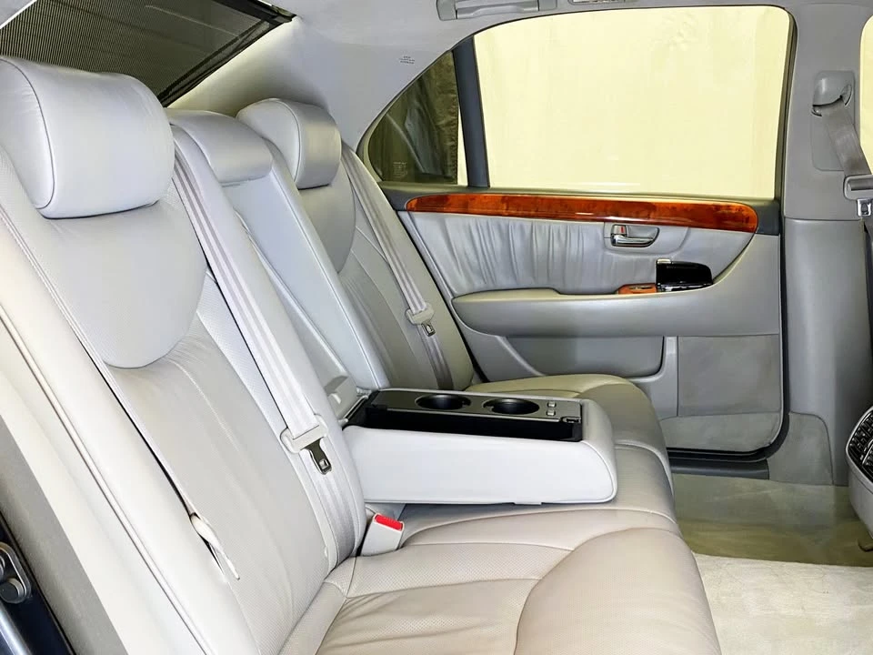 2005 Lexus LS 2nd Gen - Image 14 of 19