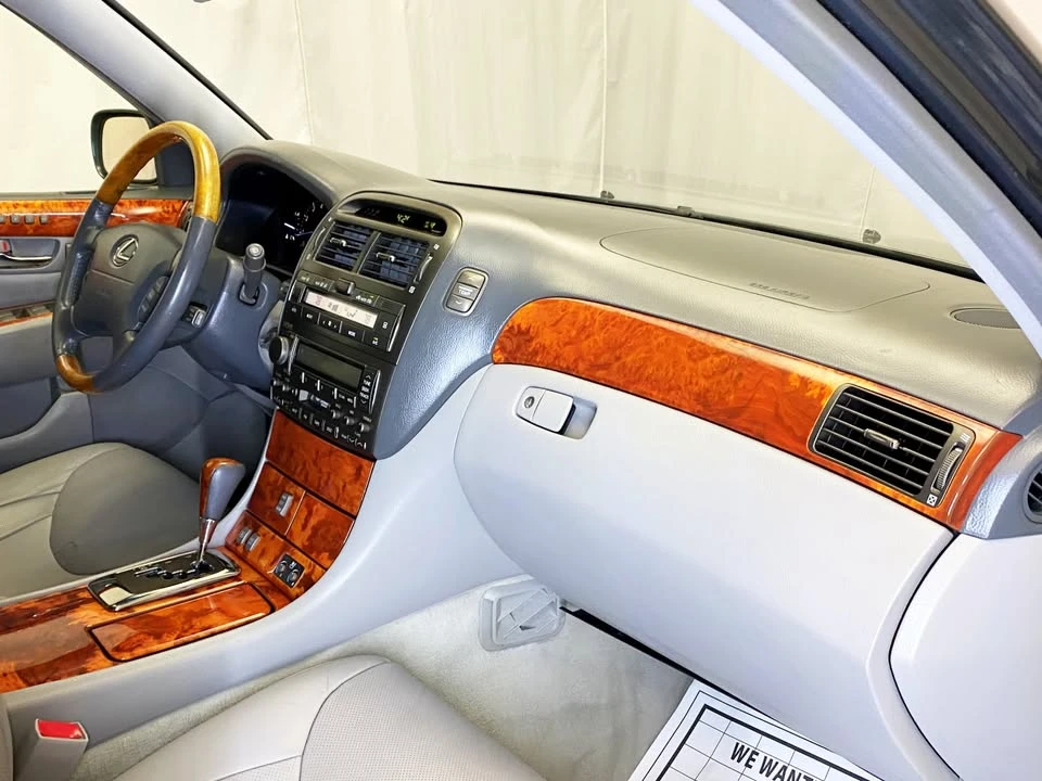 2005 Lexus LS 2nd Gen - Image 13 of 19