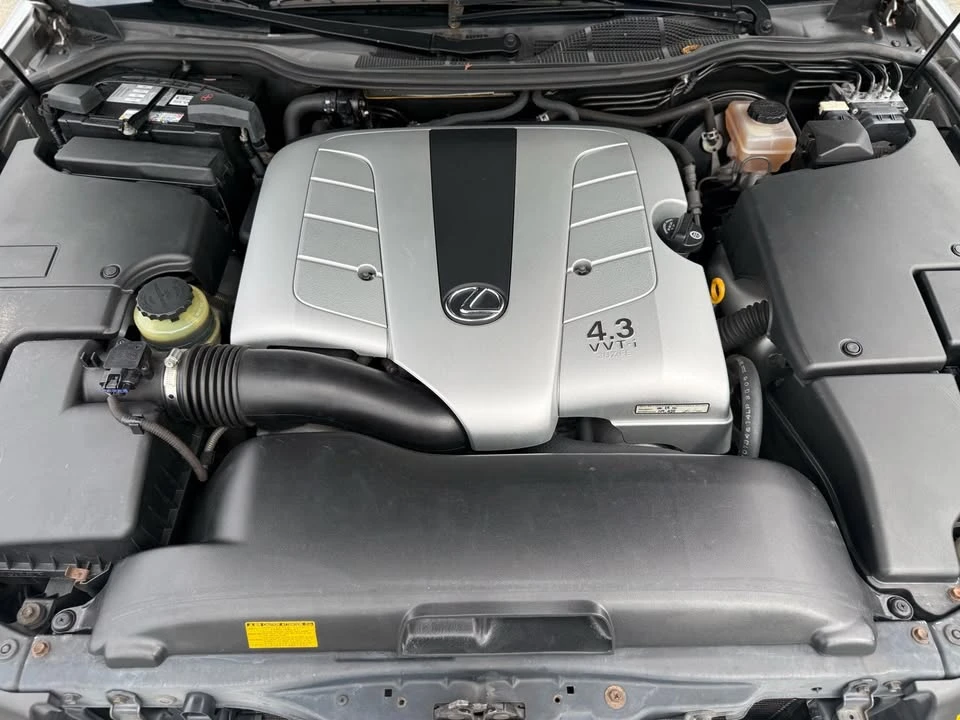 2005 Lexus LS 3rd Gen - Image 15 of 18