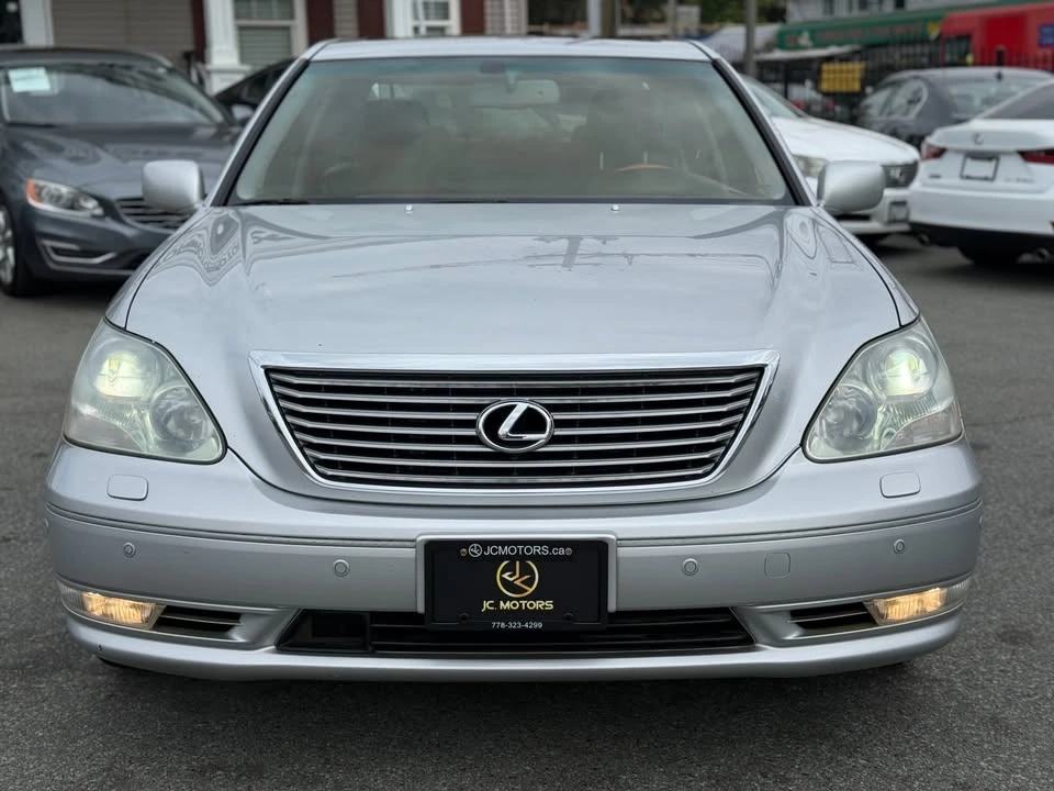 2005 Lexus LS 3rd Gen - Image 2 of 18