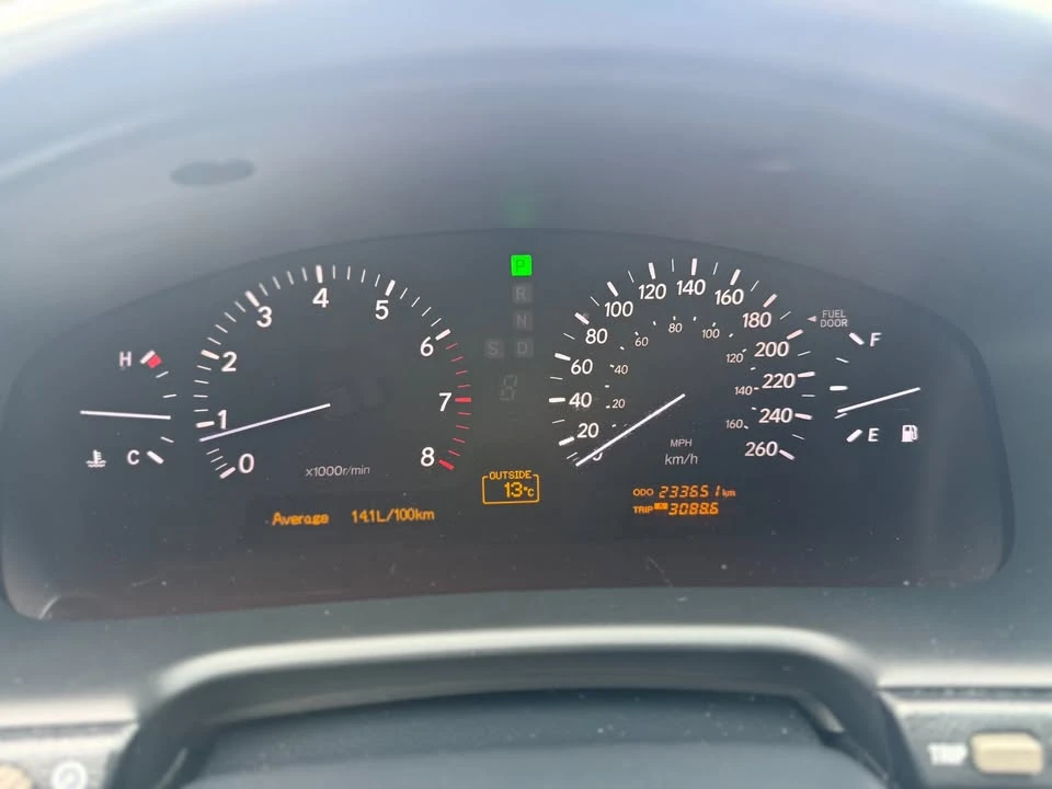 2005 Lexus LS 3rd Gen - Image 16 of 18