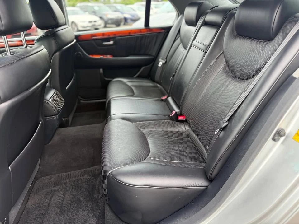 2005 Lexus LS 3rd Gen - Image 9 of 18