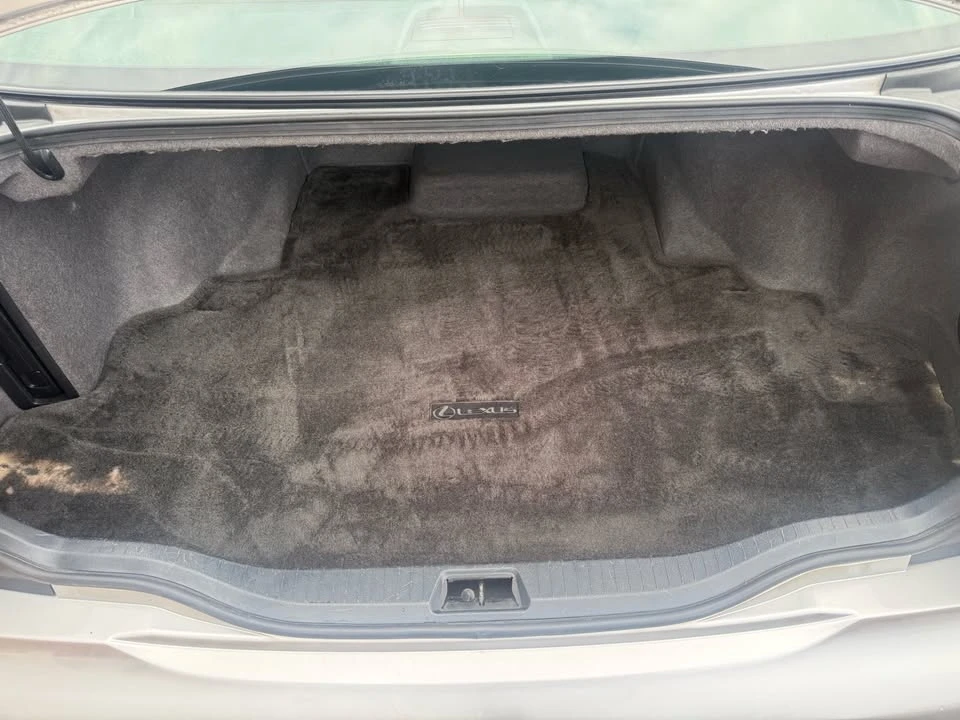 2005 Lexus LS 3rd Gen - Image 18 of 18