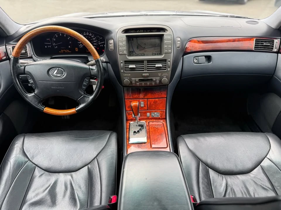 2005 Lexus LS 3rd Gen - Image 11 of 18