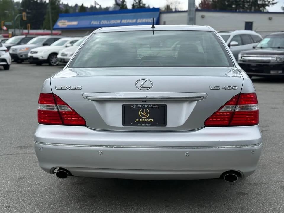 2005 Lexus LS 3rd Gen - Image 5 of 18