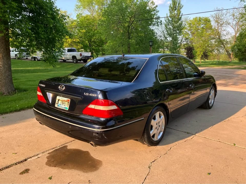 2005 Lexus LS 3rd Gen - Image 5 of 15