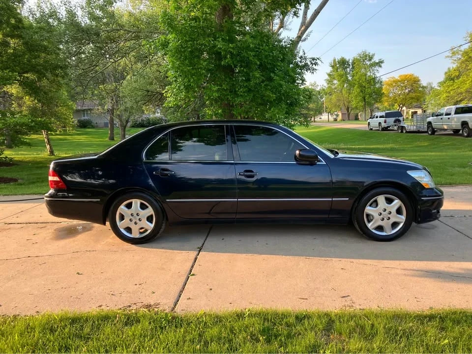 2005 Lexus LS 3rd Gen - Image 4 of 15
