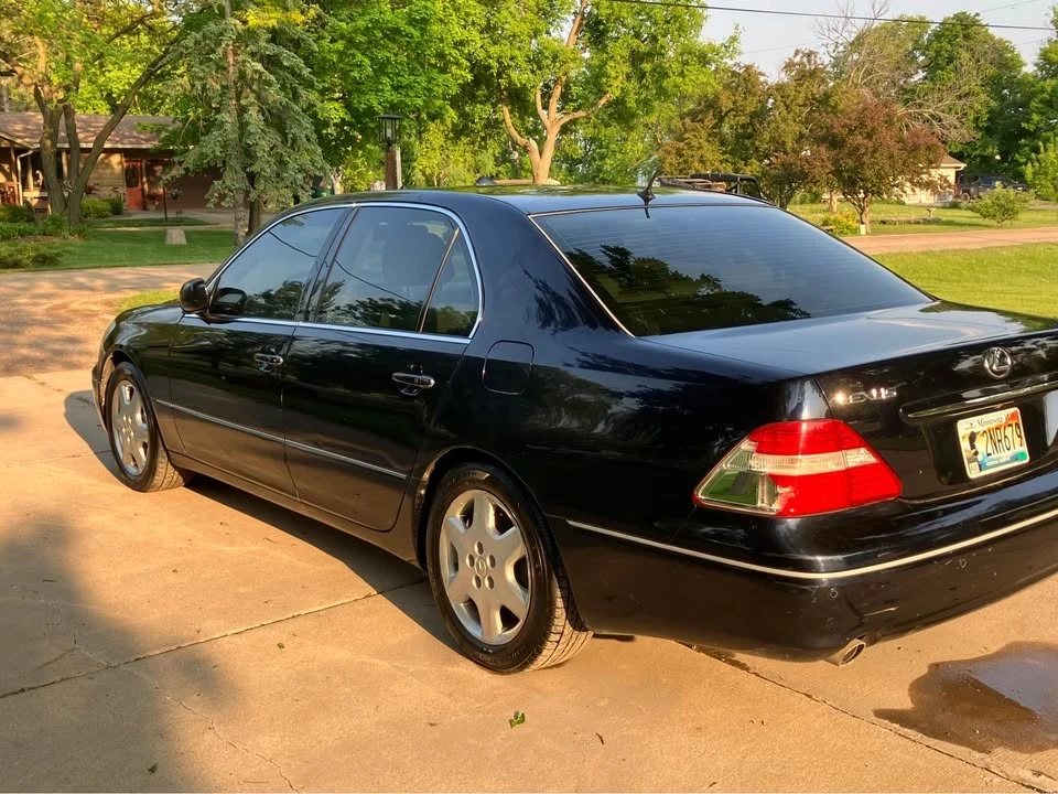 2005 Lexus LS 3rd Gen - Image 3 of 15