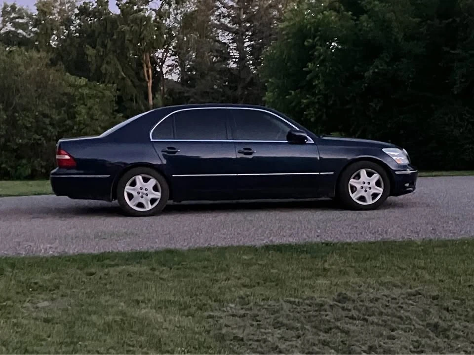 2005 Lexus LS 3rd Gen - Image 7 of 15