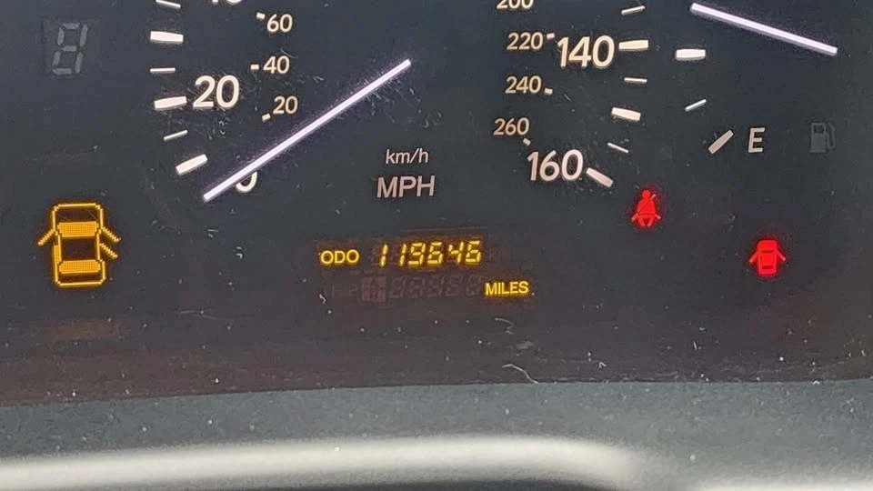 2005 Lexus LS 3rd Gen - Image 10 of 10